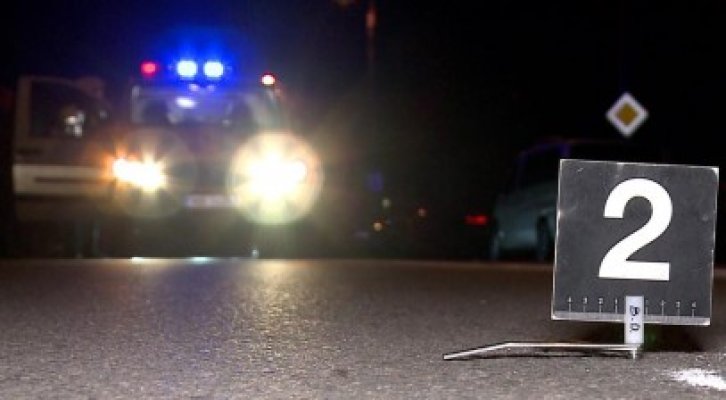 Accident spectaculos: un taximetru s-a răsturnat, două persoane au fost grav rănite
